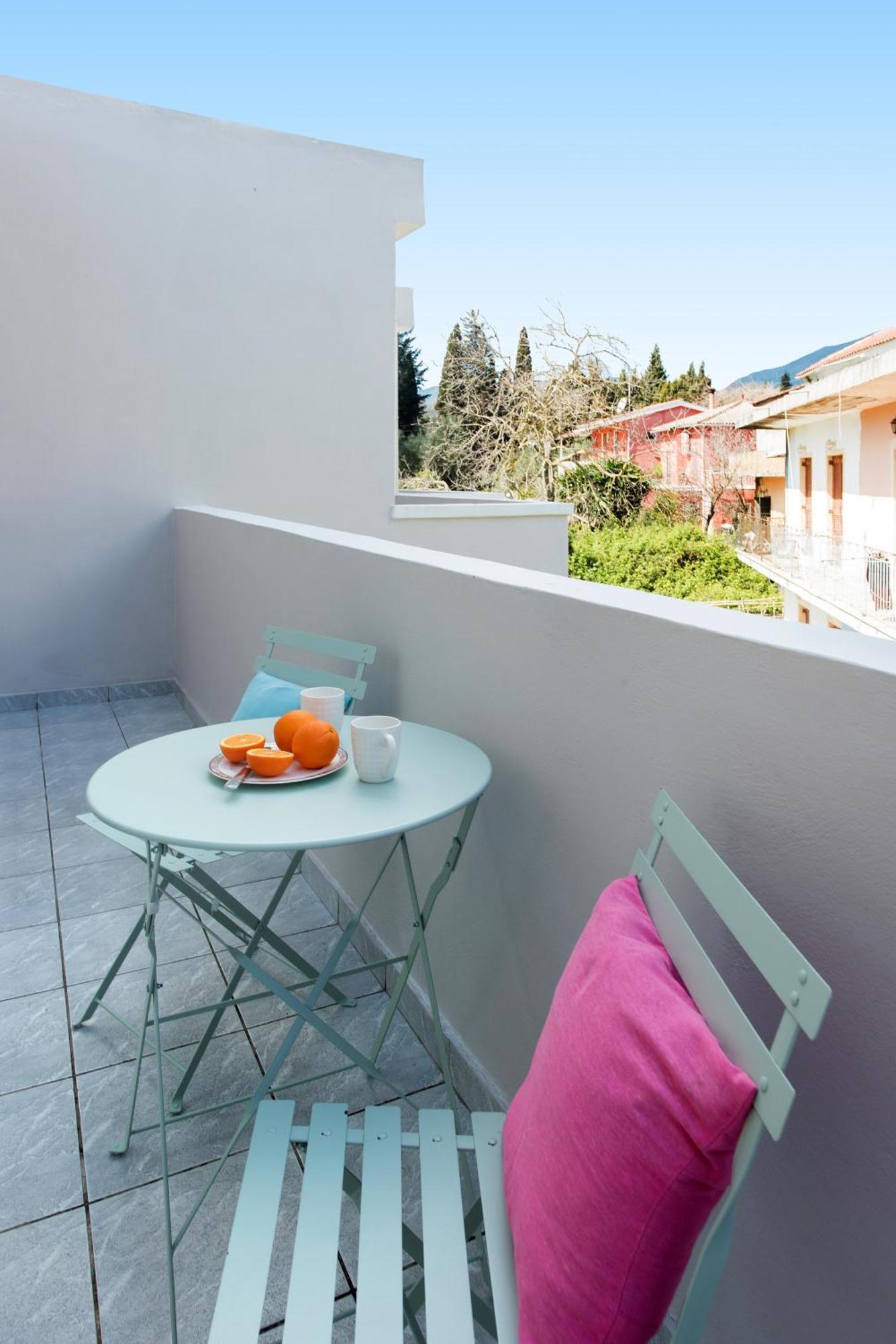 Nisea Apartments Ipsos Exterior photo