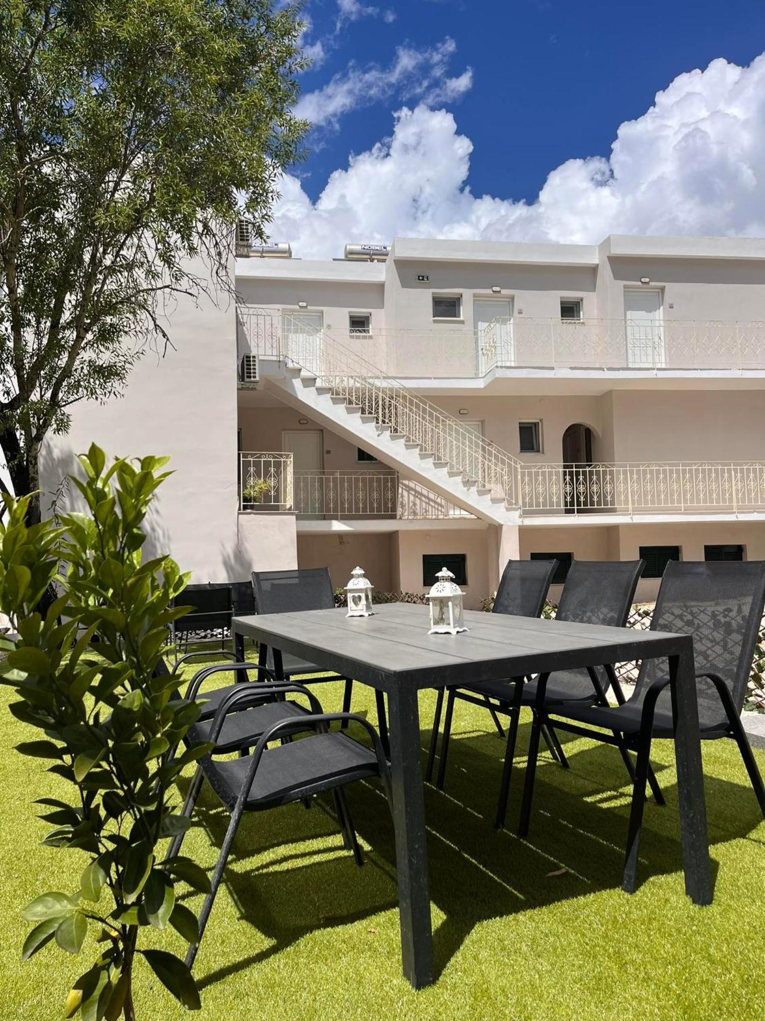 Nisea Apartments Ipsos Exterior photo